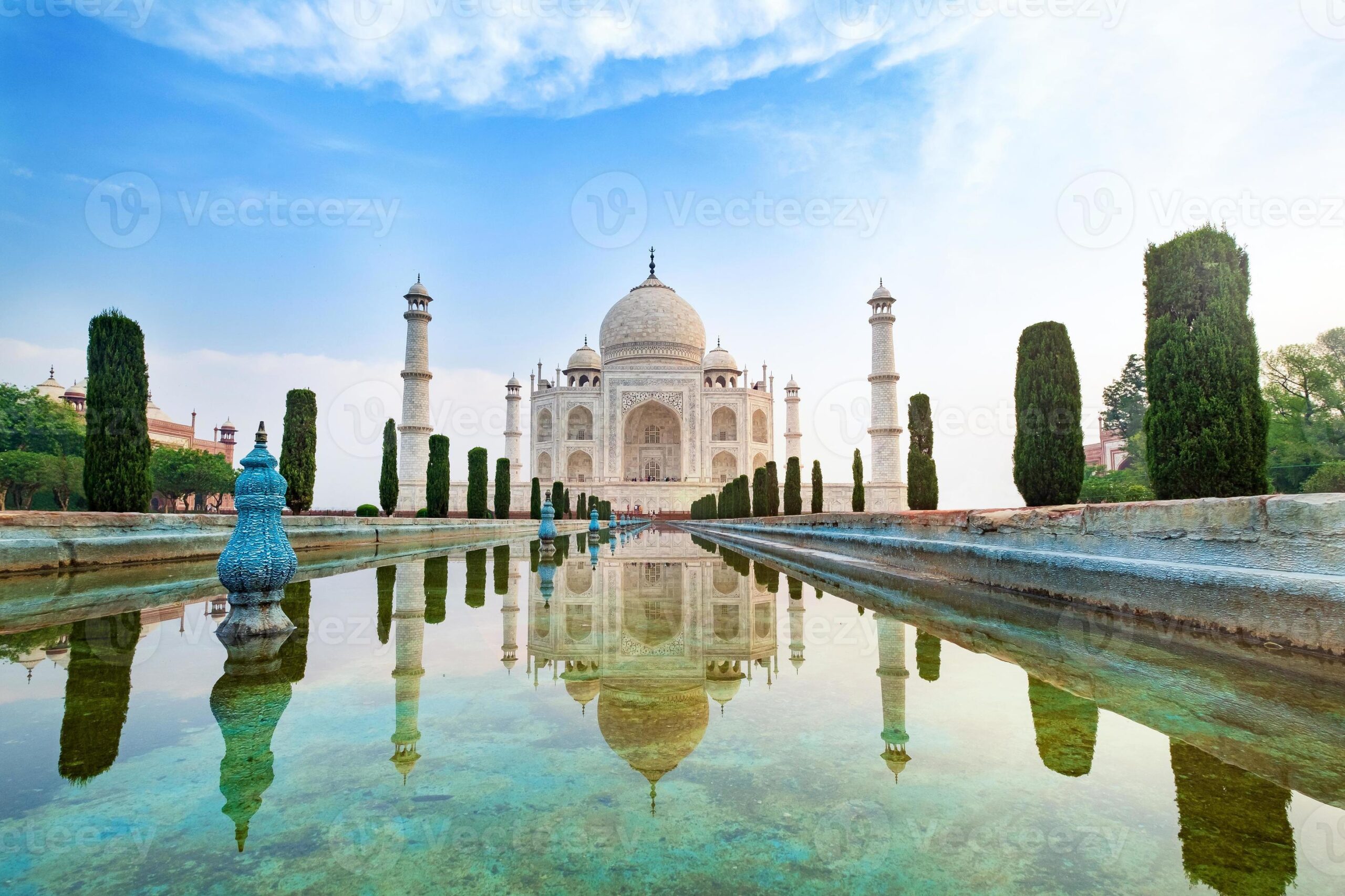 taj mahal is the best place to visit in India